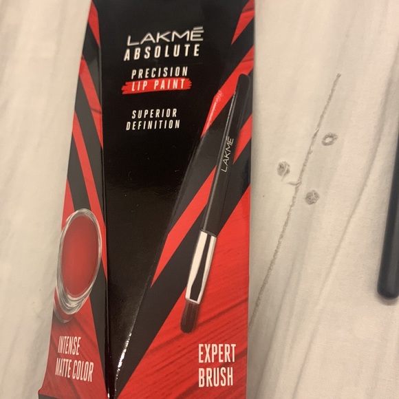 Lakmé absolute black cherry precision lip paint. Superior definition. Matte. - Picture 2 of 4